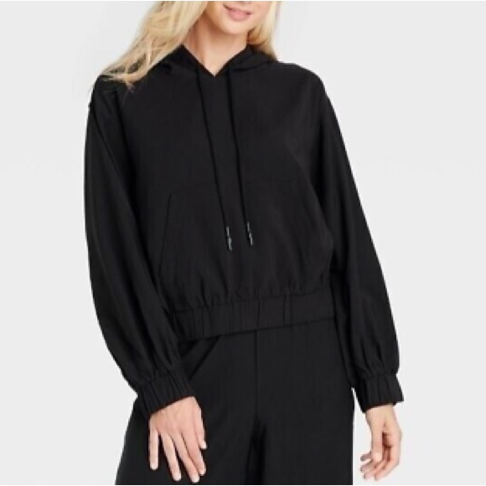 WHO WHAT WEAR Hooded Pullover